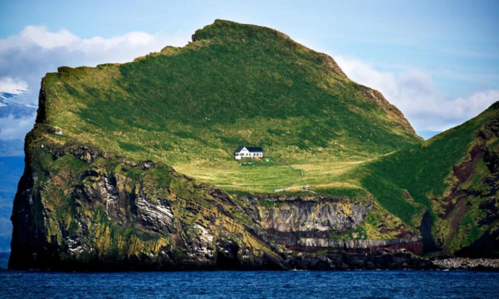 Το μυστήριο με «το πιο μοναχικό σπίτι στον κόσμο» (βίντεο)